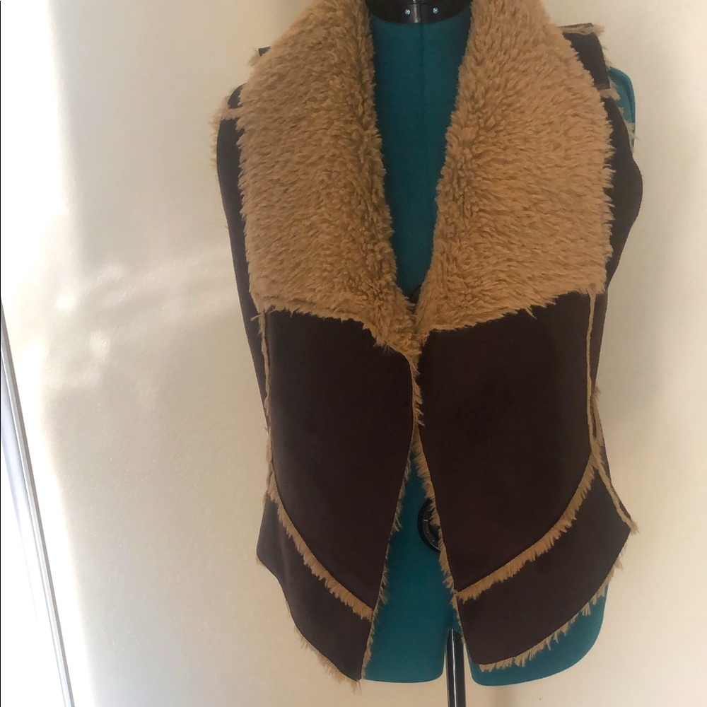 Olive & Oak Shearling look vest